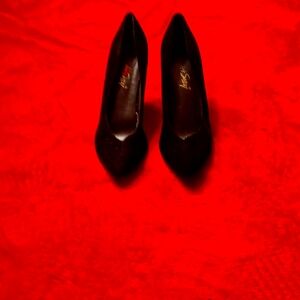 Black velvet stiletto